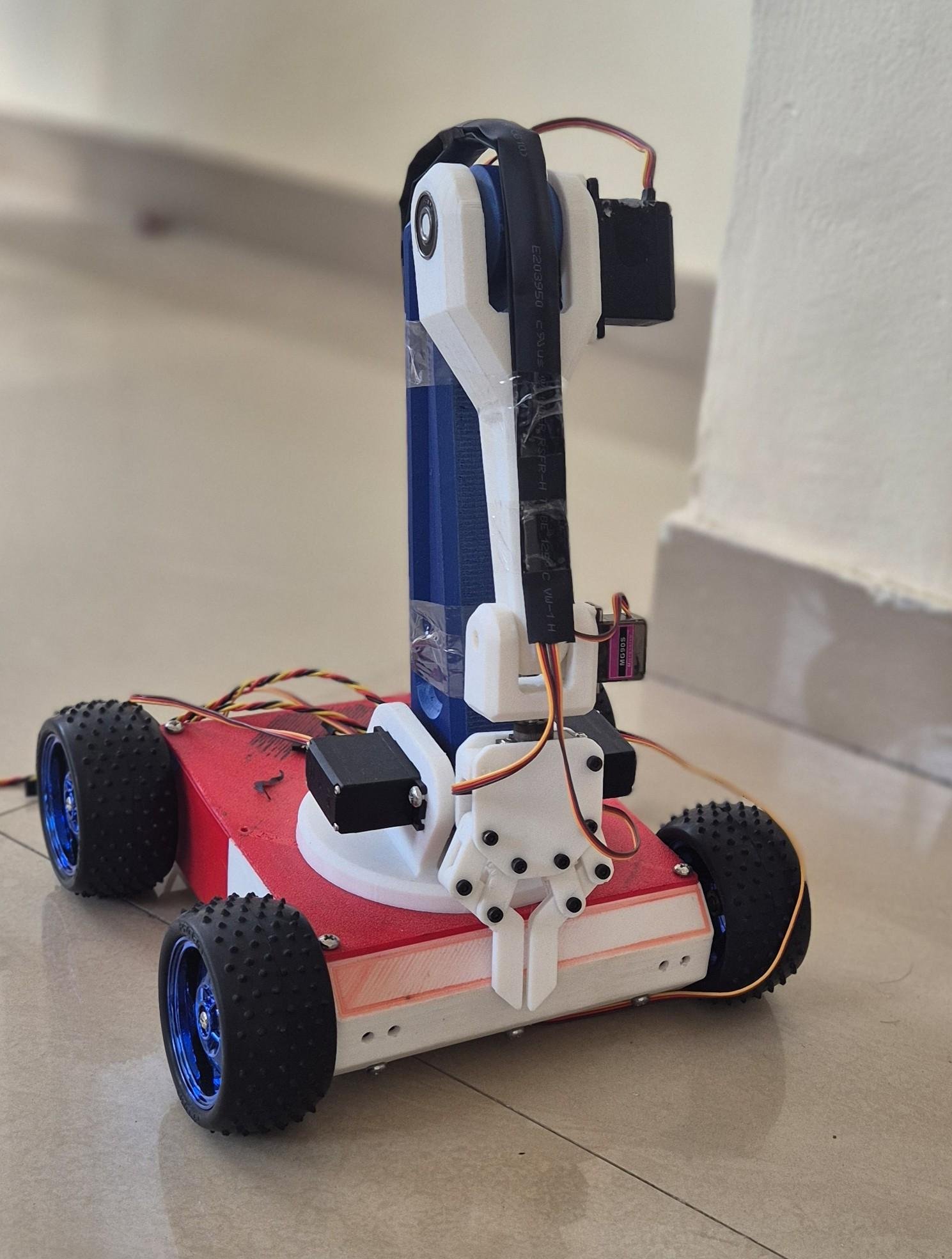 Six-degree-of-freedom robotic arm on a mobile platform, developed by Vebix Automation
